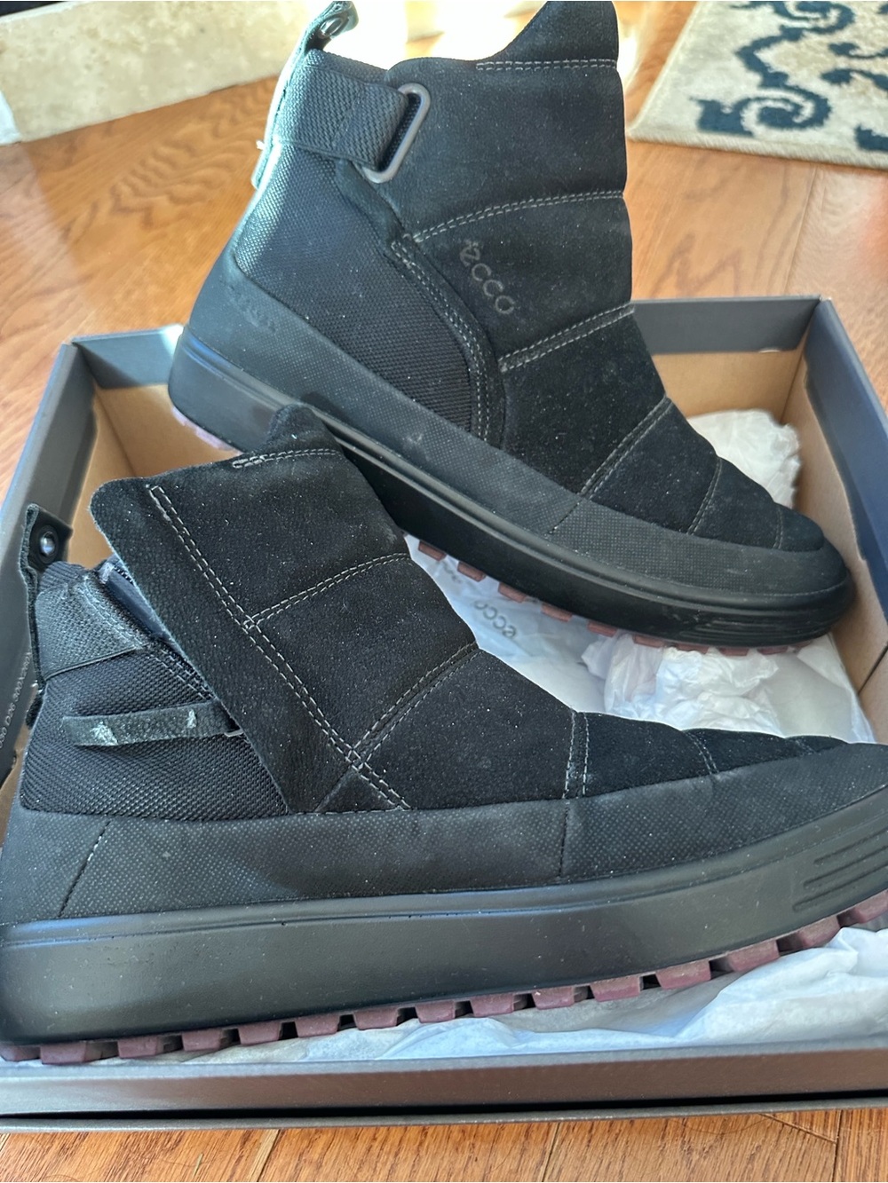ECCO Soft 7 Tred Women’s Ankle Boots – New in Box